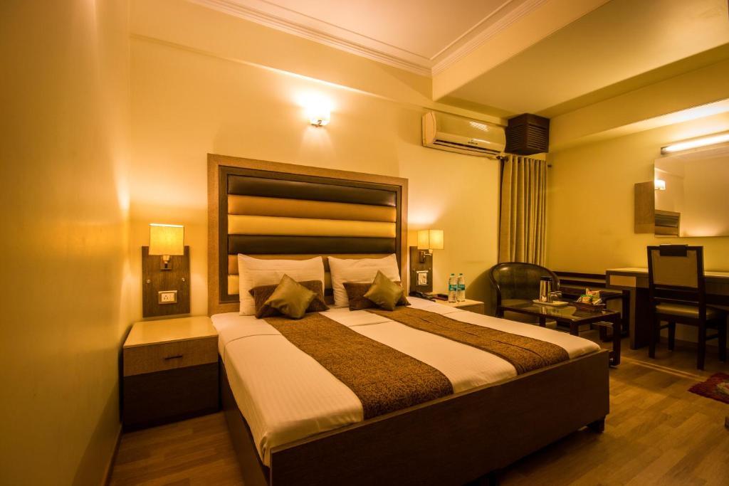 The Suncourt Hotel Yatri Нью-Делі Екстер'єр фото
